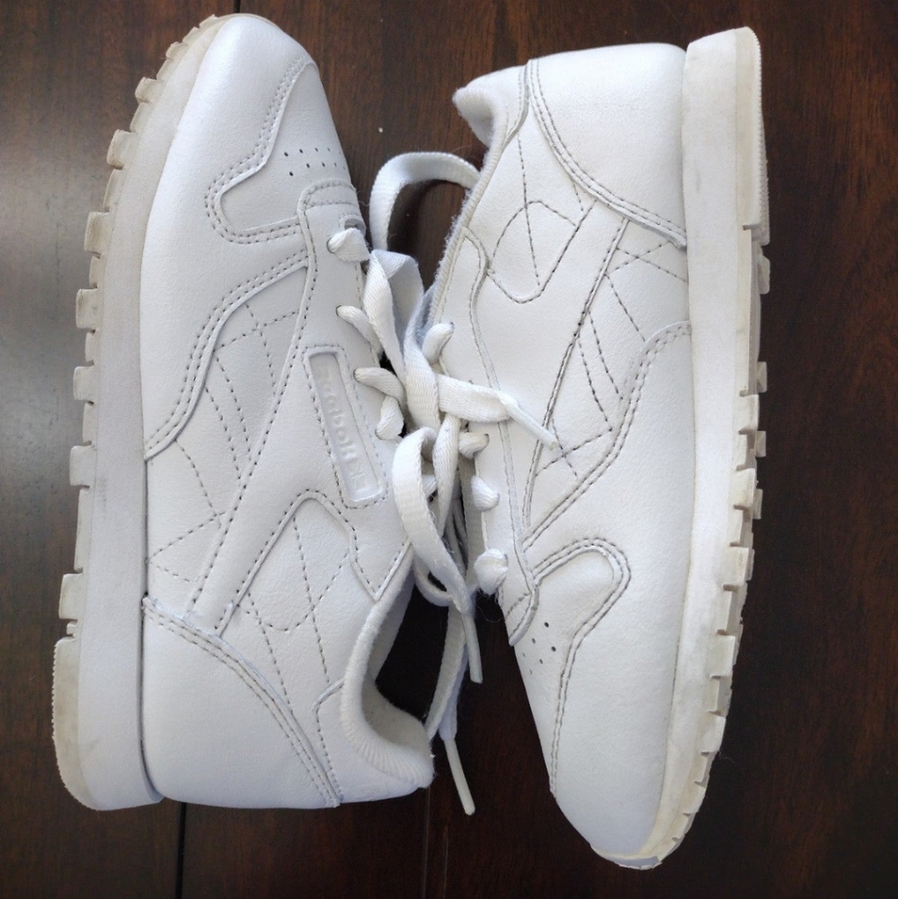 Girls Reeboks - Picture 2 of 5